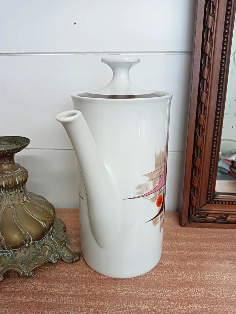 Très jolie ancienne cafetière vintage en porcelaine