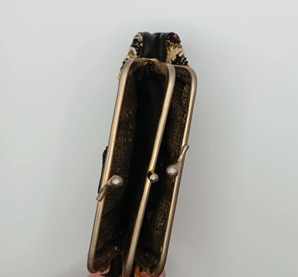Très joli porte monnaie vintage