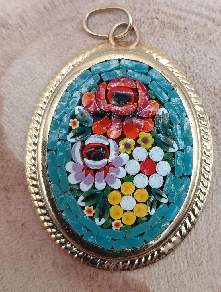 Très joli pendentif vintage