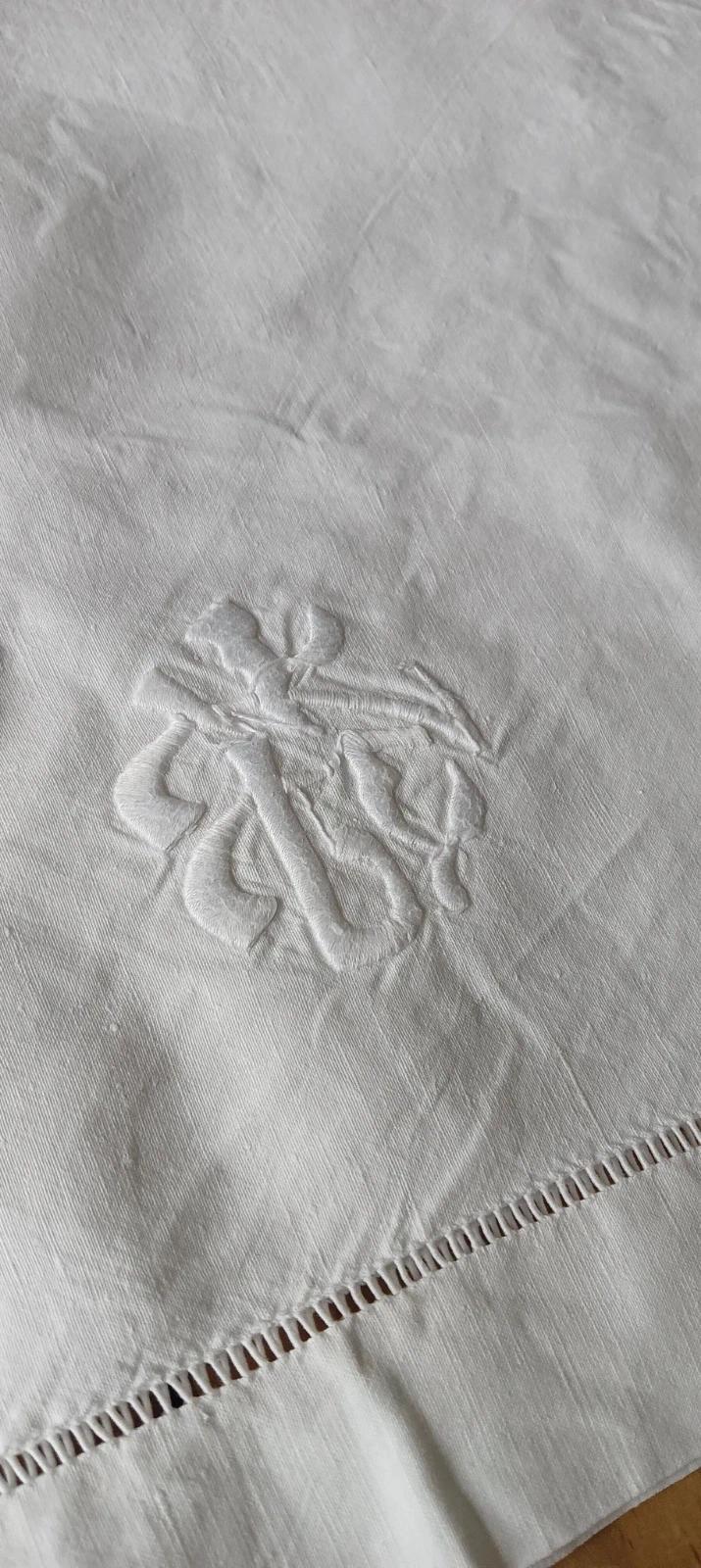 Très jolie ancienne nappe avec motifs asiatiques