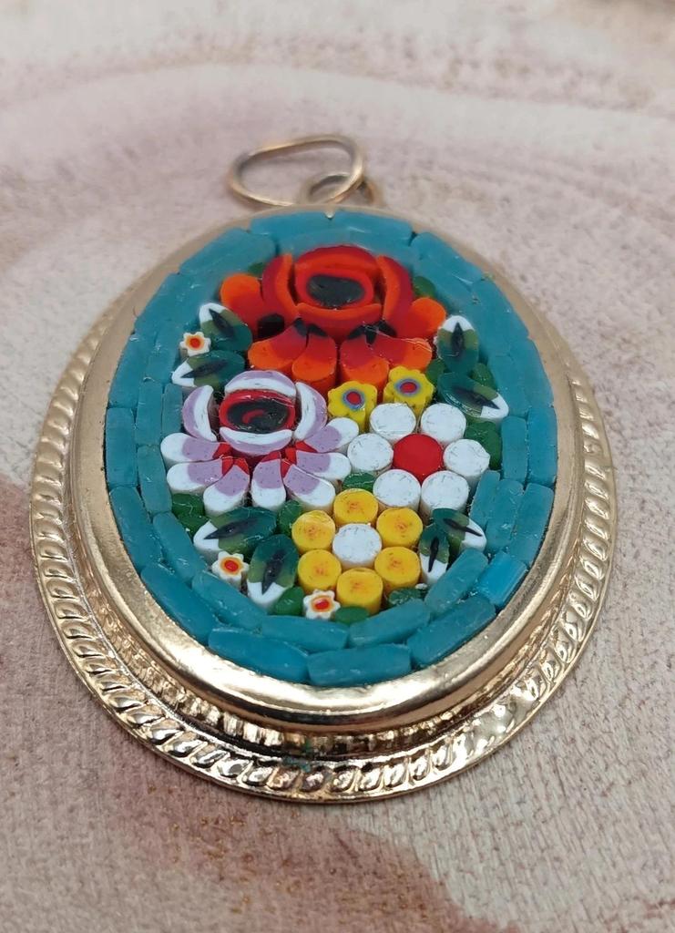 Très joli pendentif vintage