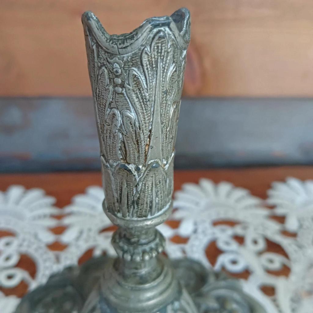 Très joli vase cornet
