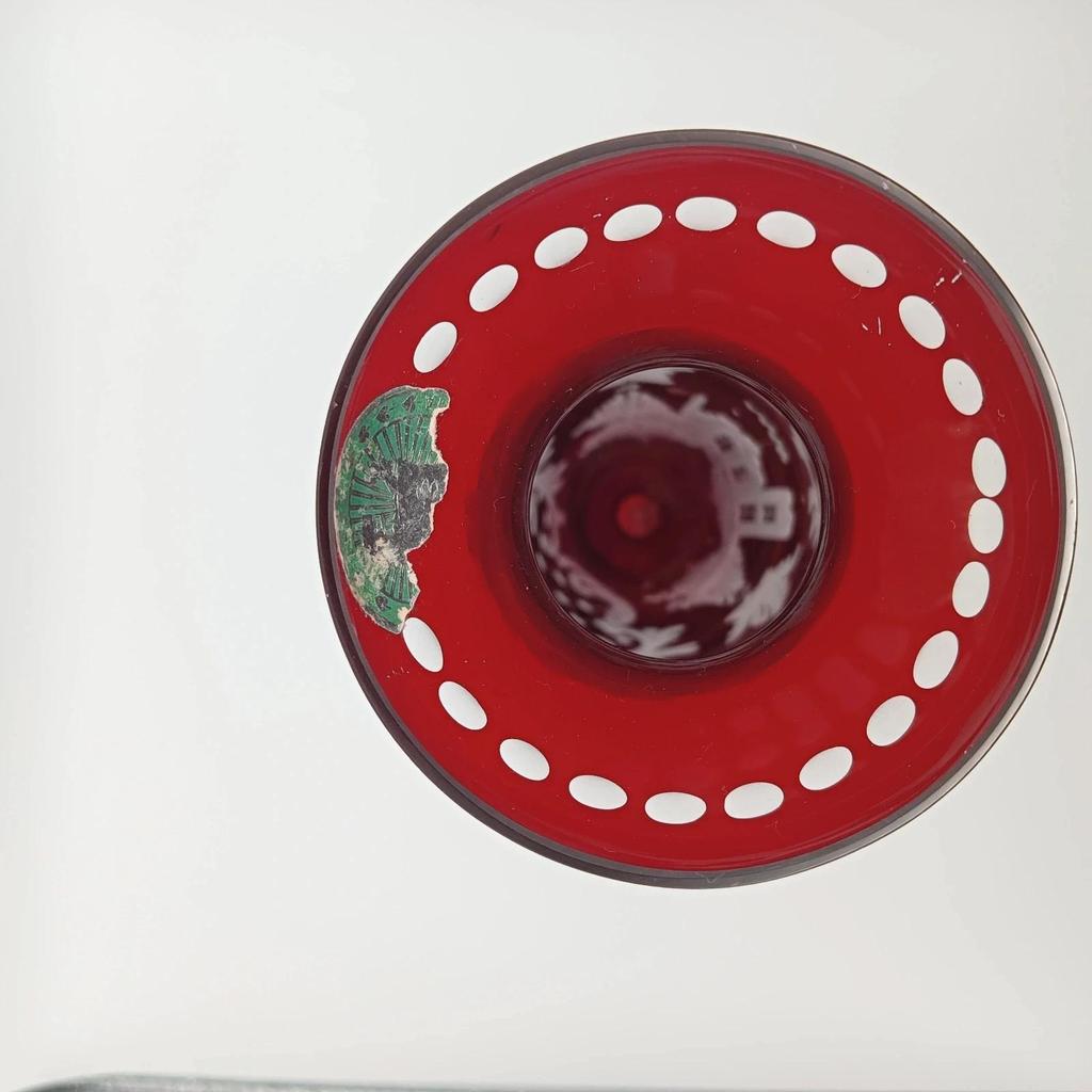 Très joli ancien petit vase soliflore en verre de bohème
