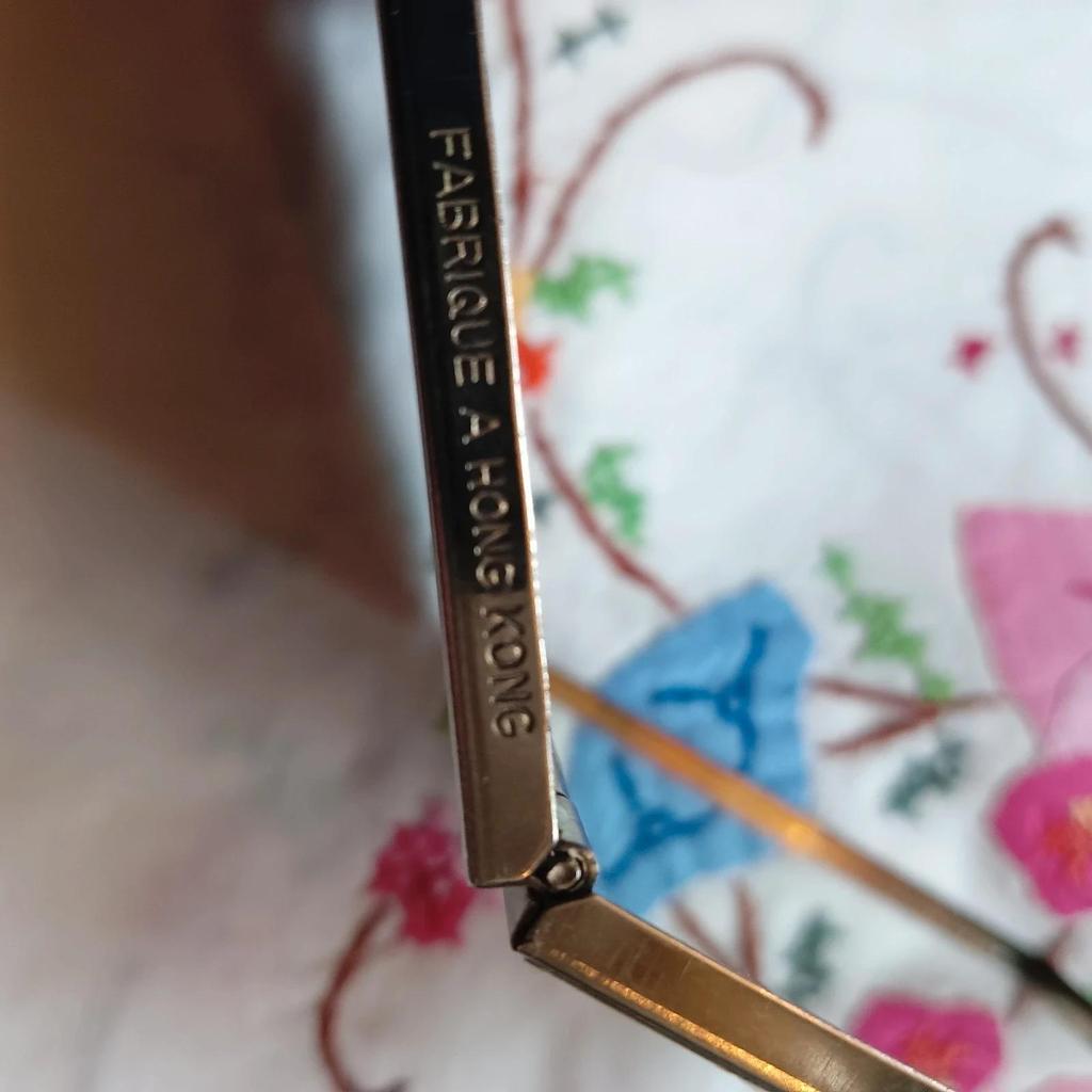 Très joli ancien miroir de poche vintage
