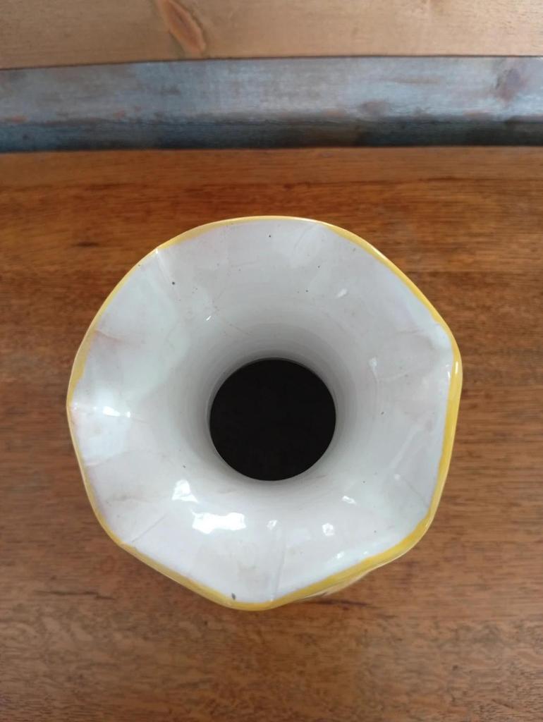 Joli vase en céramique