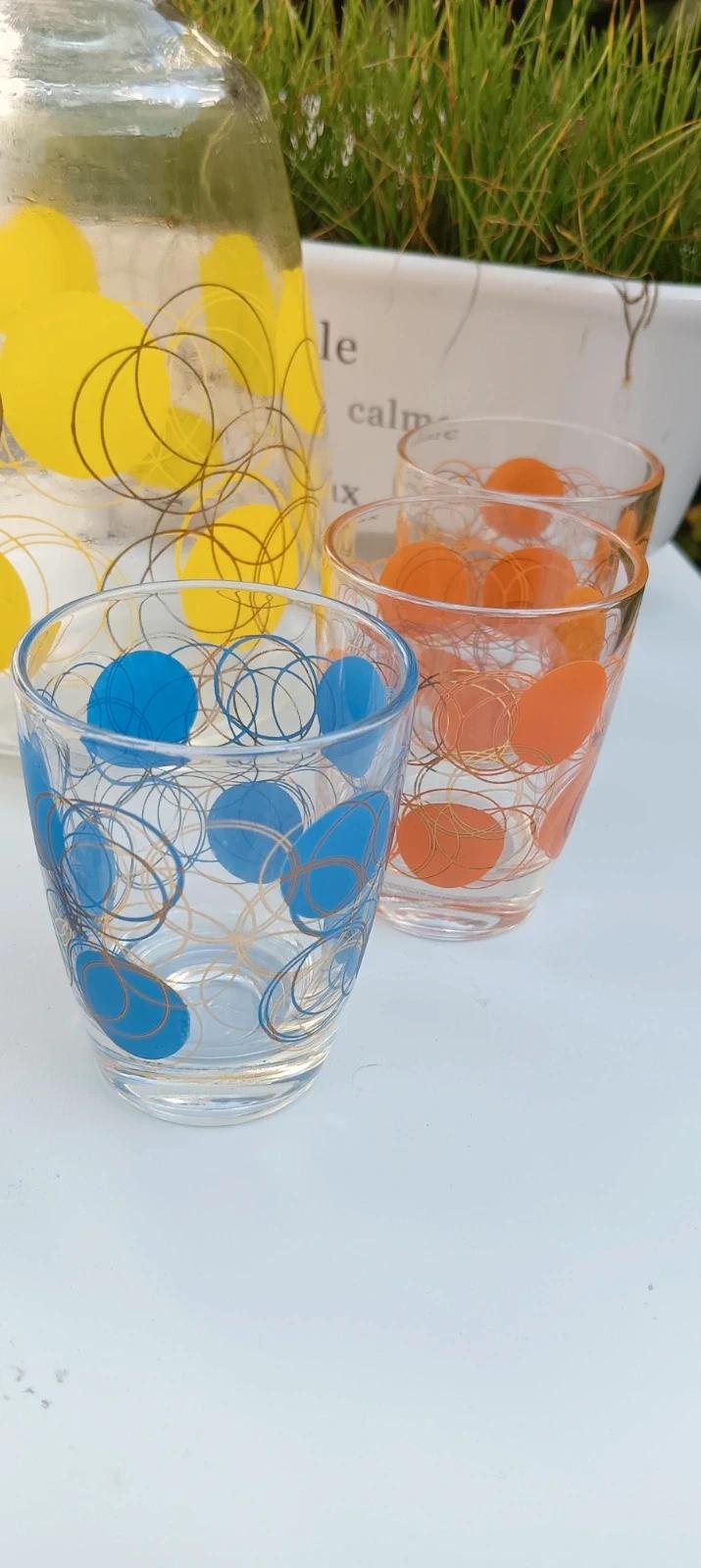 Très joli ancien service carafe et verres vintage