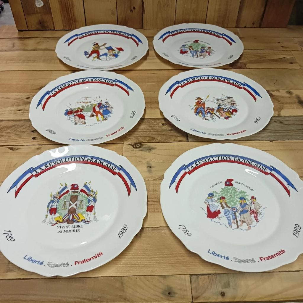 Très joli lot d'anciennes assiettes commémorative de la révolution française