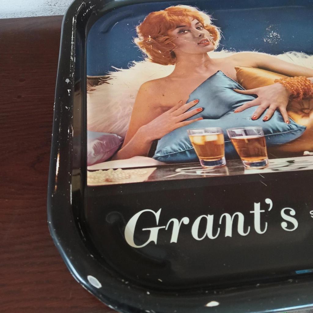 Très joli plateau publicitaire vintage