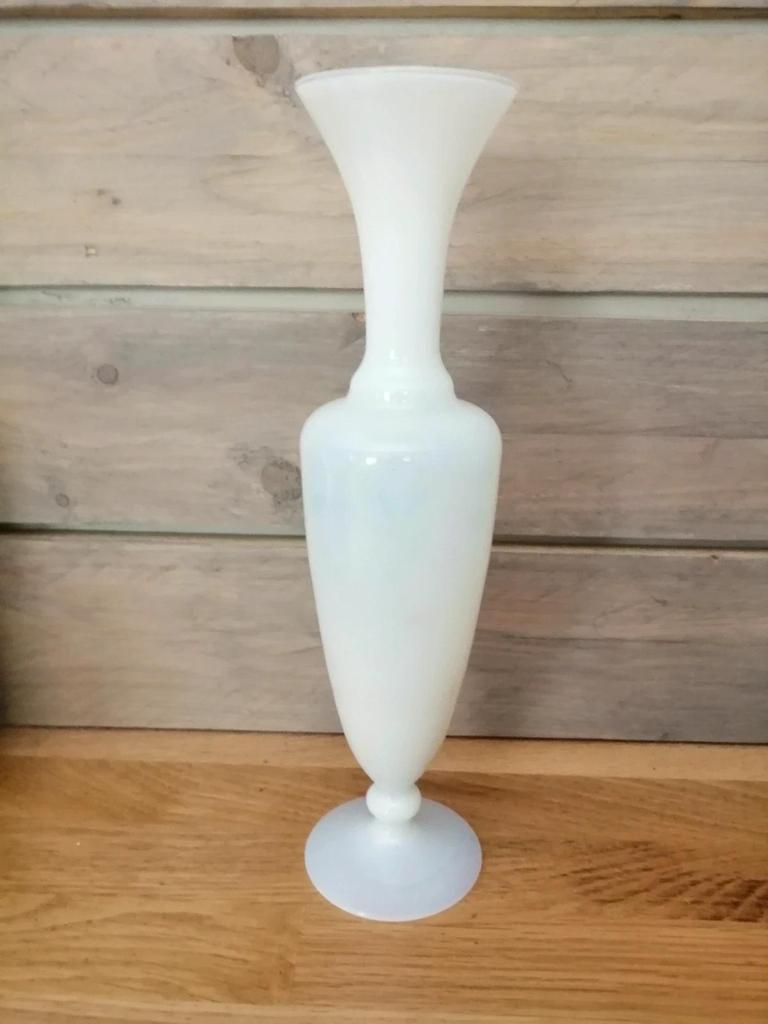 Ancien vase en opaline Florentine Stelvia