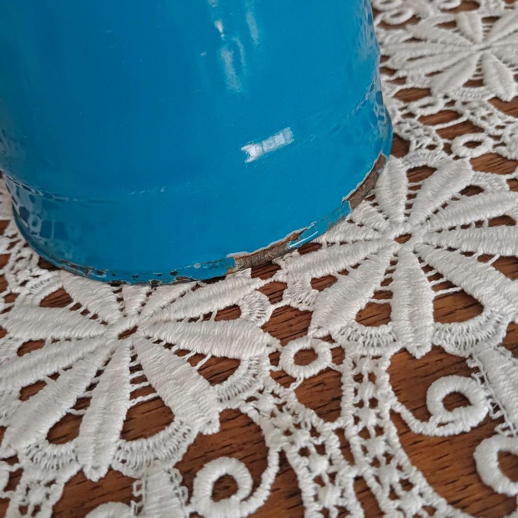 Magnifique ancienne cafetière en tôle émaillée