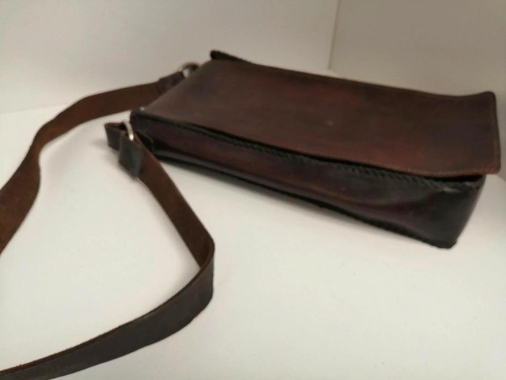 Ancienne sacoche en cuir vintage