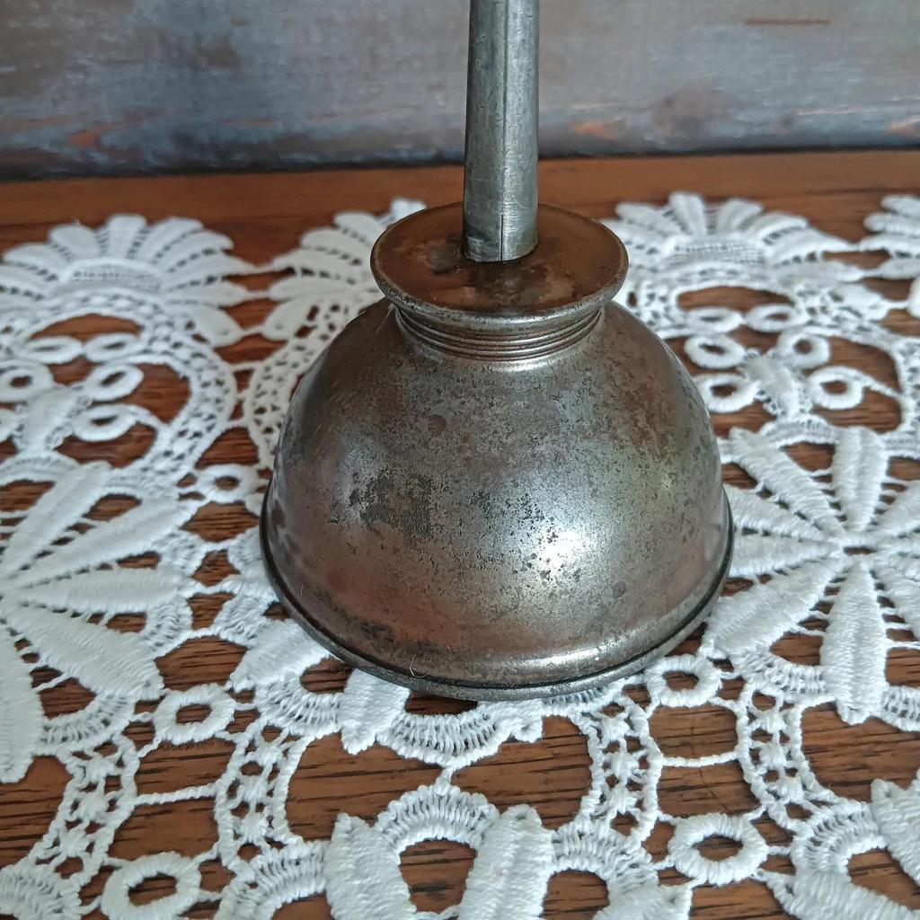 Très jolie ancienne grande burette à huile Singer