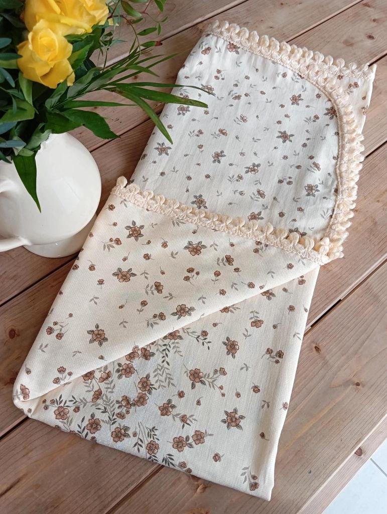 Très jolie ancienne nappe bohème