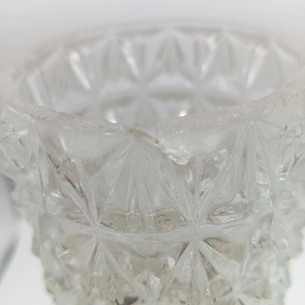 Très jolie petite lampe de chevet vintage verre ciselé