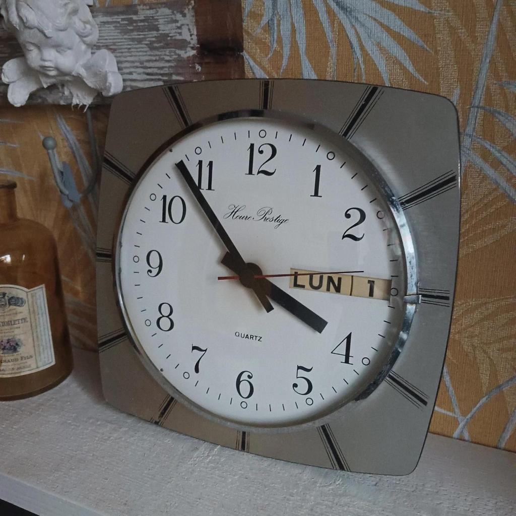 Très jolie horloge murale vintage
