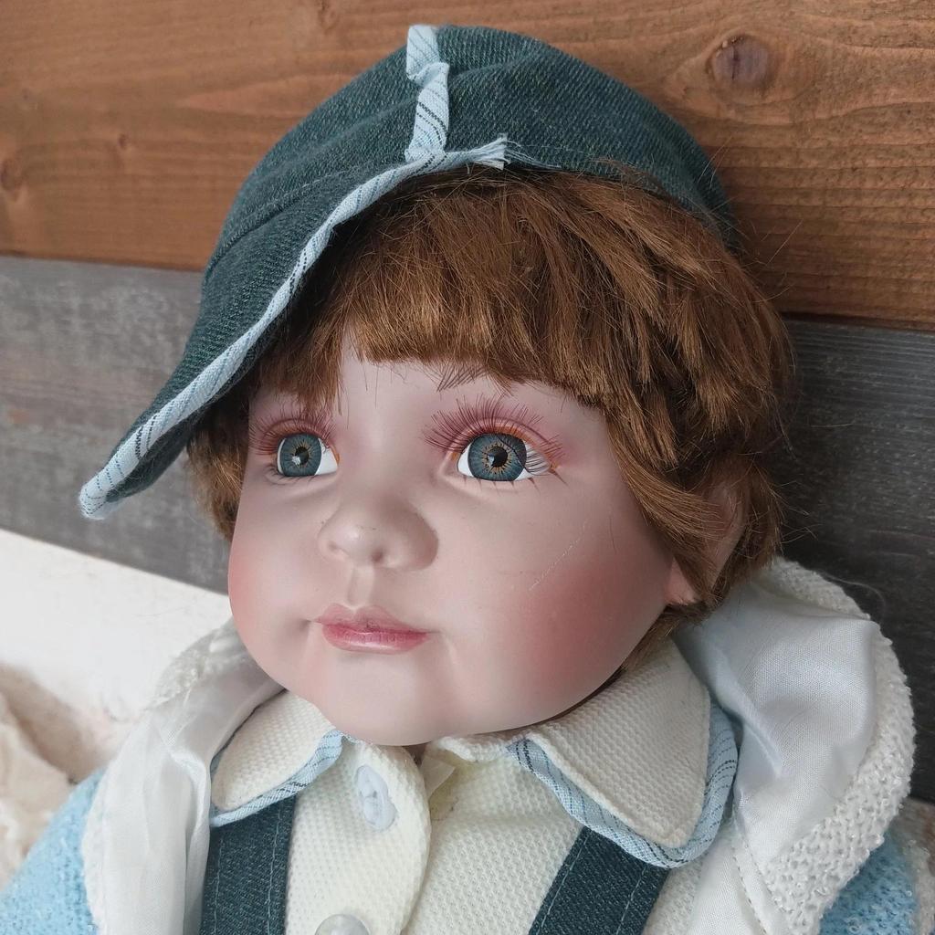 Ancienne poupée de collection Evelyn's Dolls