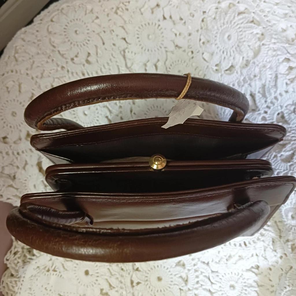 Très joli sac en cuir vintage